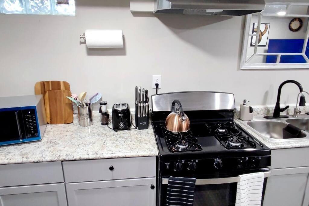 Spacious Suite Close To Downtown Indy/ King Bed Indianapolis Ngoại thất bức ảnh