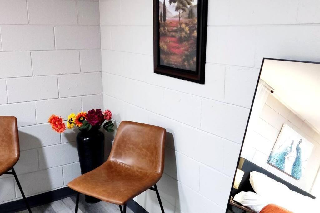 Spacious Suite Close To Downtown Indy/ King Bed Indianapolis Ngoại thất bức ảnh