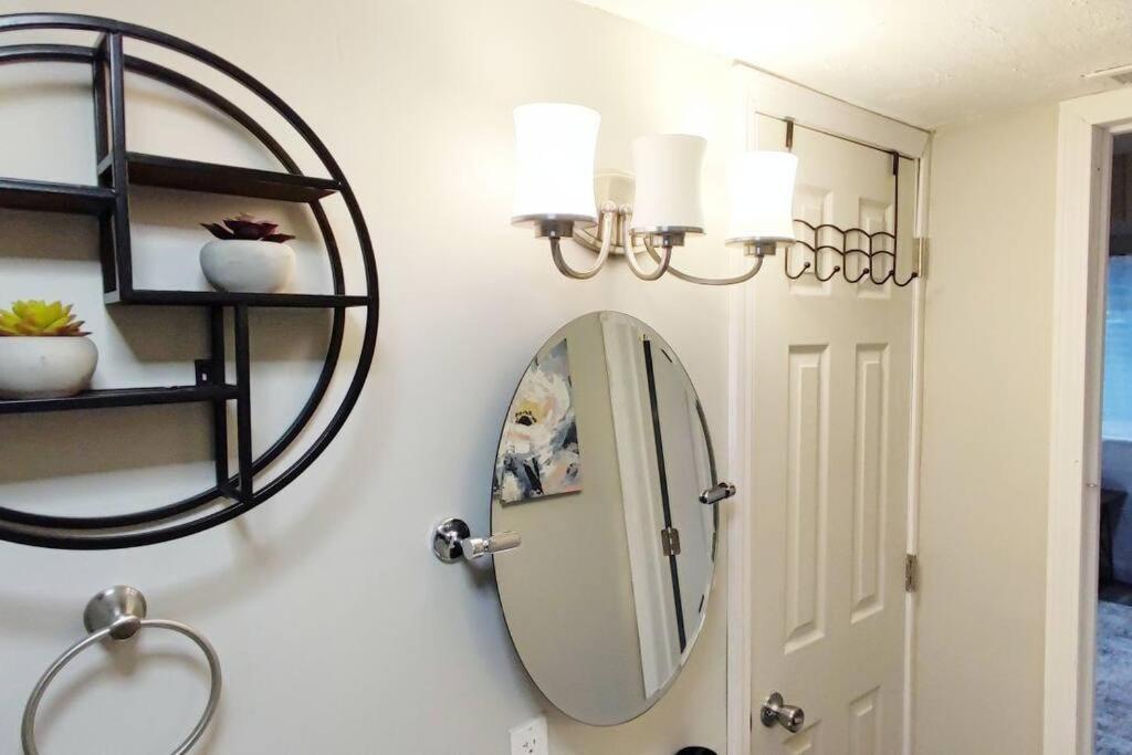 Spacious Suite Close To Downtown Indy/ King Bed Indianapolis Ngoại thất bức ảnh