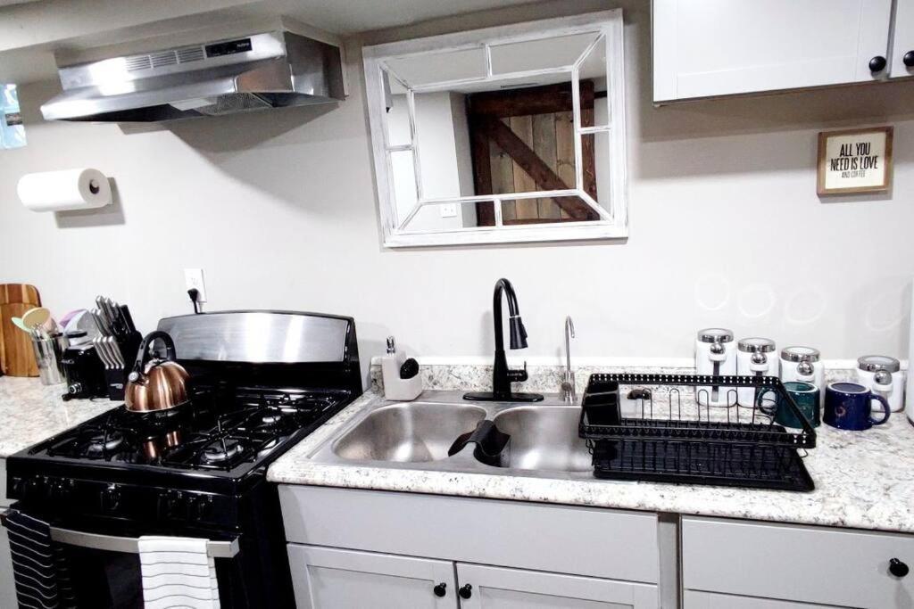 Spacious Suite Close To Downtown Indy/ King Bed Indianapolis Ngoại thất bức ảnh