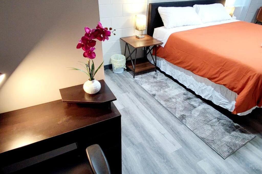 Spacious Suite Close To Downtown Indy/ King Bed Indianapolis Ngoại thất bức ảnh
