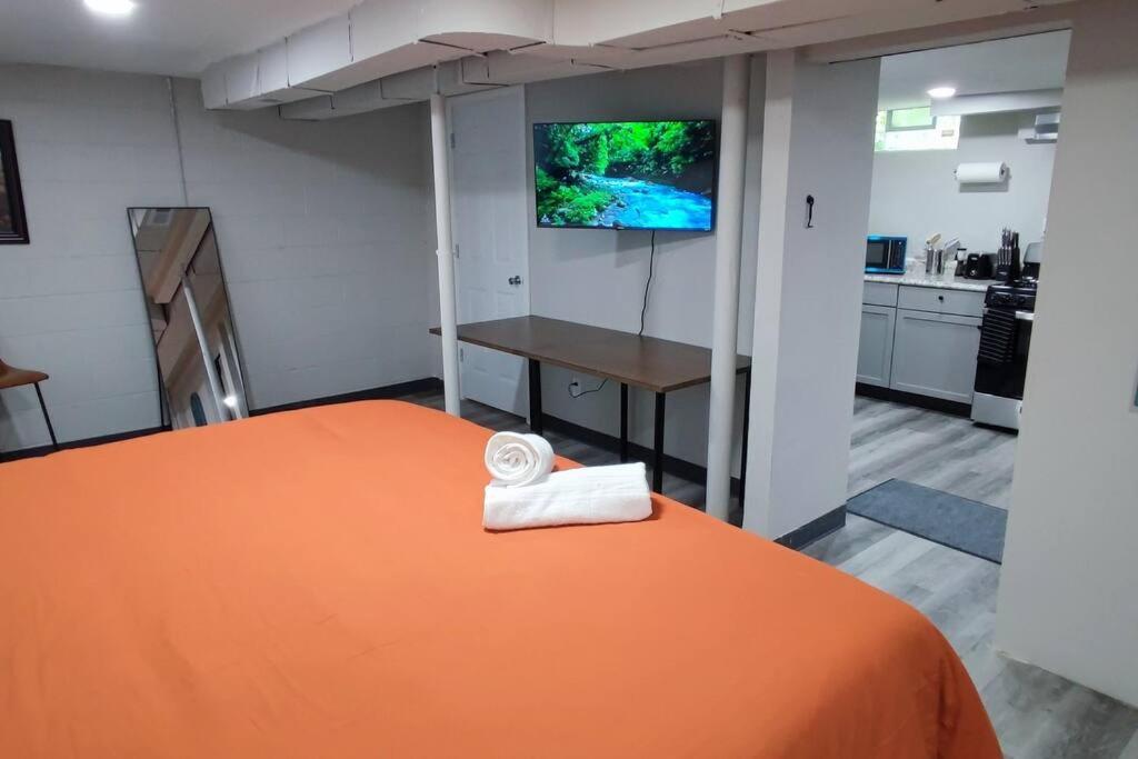 Spacious Suite Close To Downtown Indy/ King Bed Indianapolis Ngoại thất bức ảnh